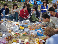 Participants interacting with each other while having delicious food 