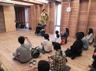 Participants enjoying the play ‘Kakiyamabushi’