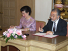 Signing the agreement at Chulalongkorn University