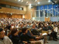 満員の会場