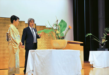 いけばなの実演