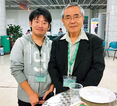 香港での国際会議に参加されたノーベル化学賞受賞者の根岸英一先生との一枚