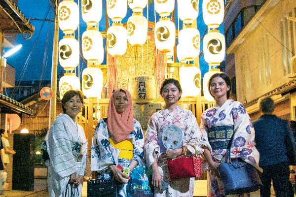 友人と祇園祭へ行ったときの写真