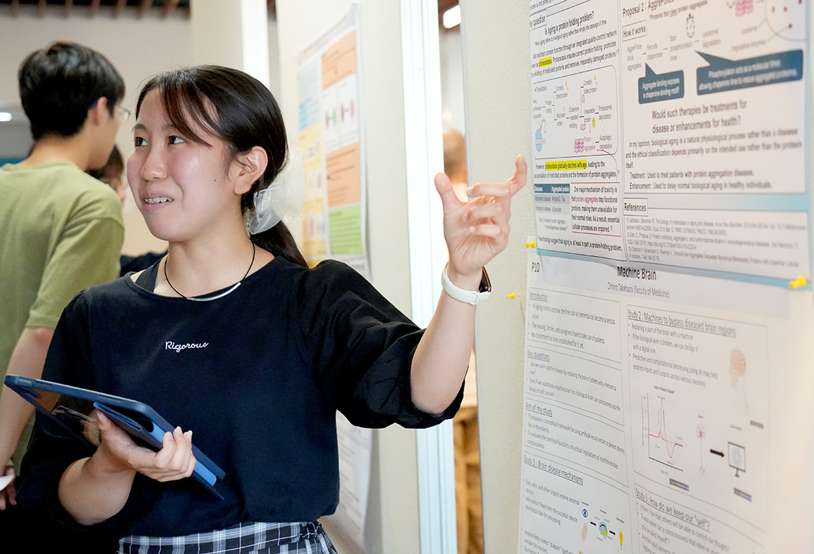 英語でのポスター発表の様子3