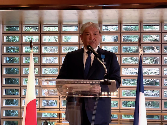 Professor Matsuda speaking at the award ceremony