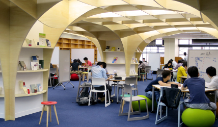 The Learning Commons: an open space for group-work and discussion in the university library